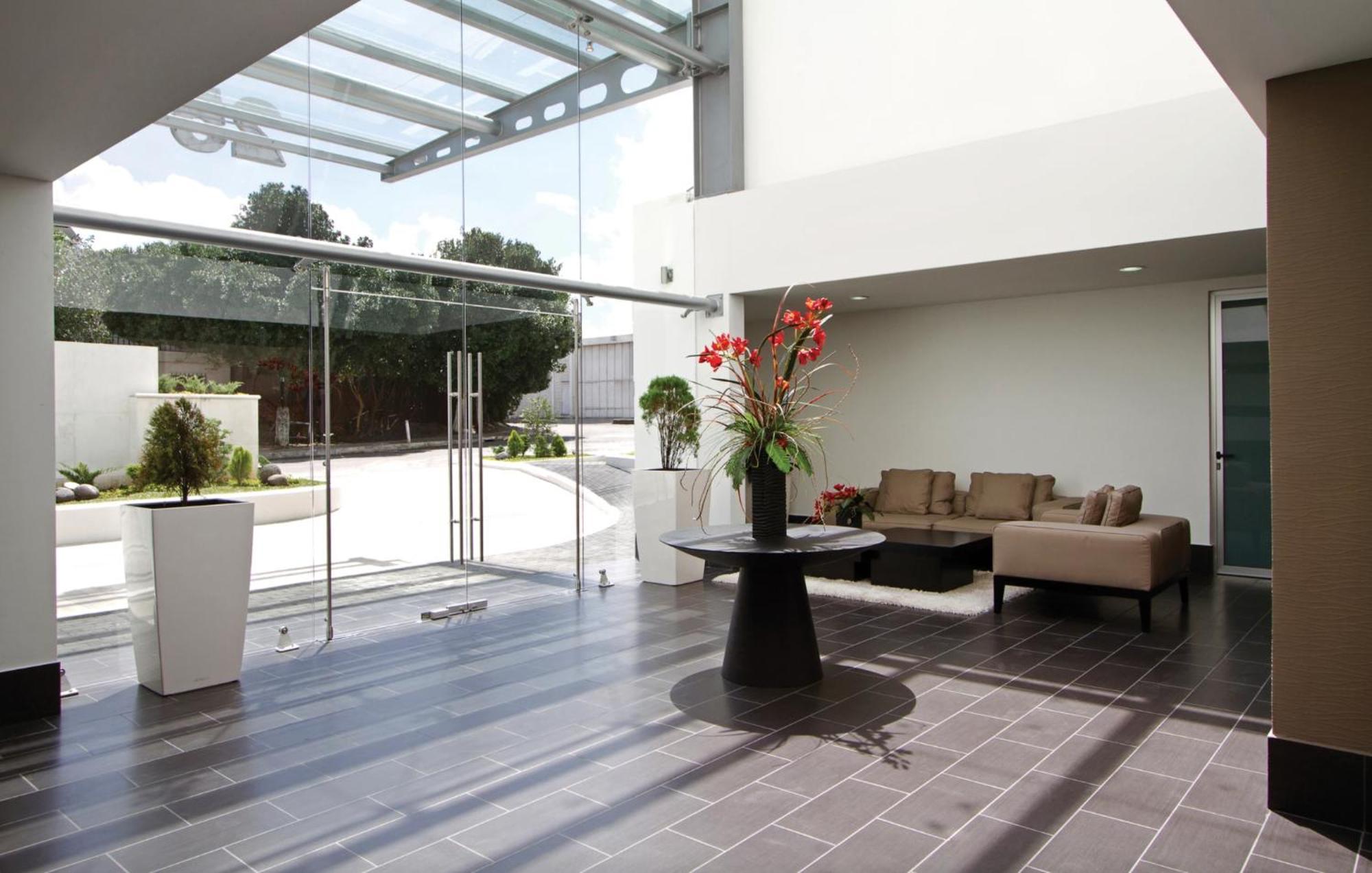 2 Rooms, 1 King Size Bed, 64" Smart Hdtv Guatemala City Exterior photo